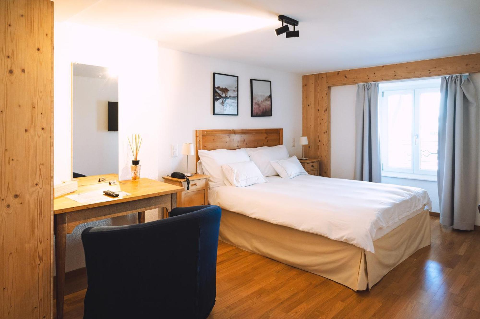 Les Montagnards Hotel Broc Luaran gambar