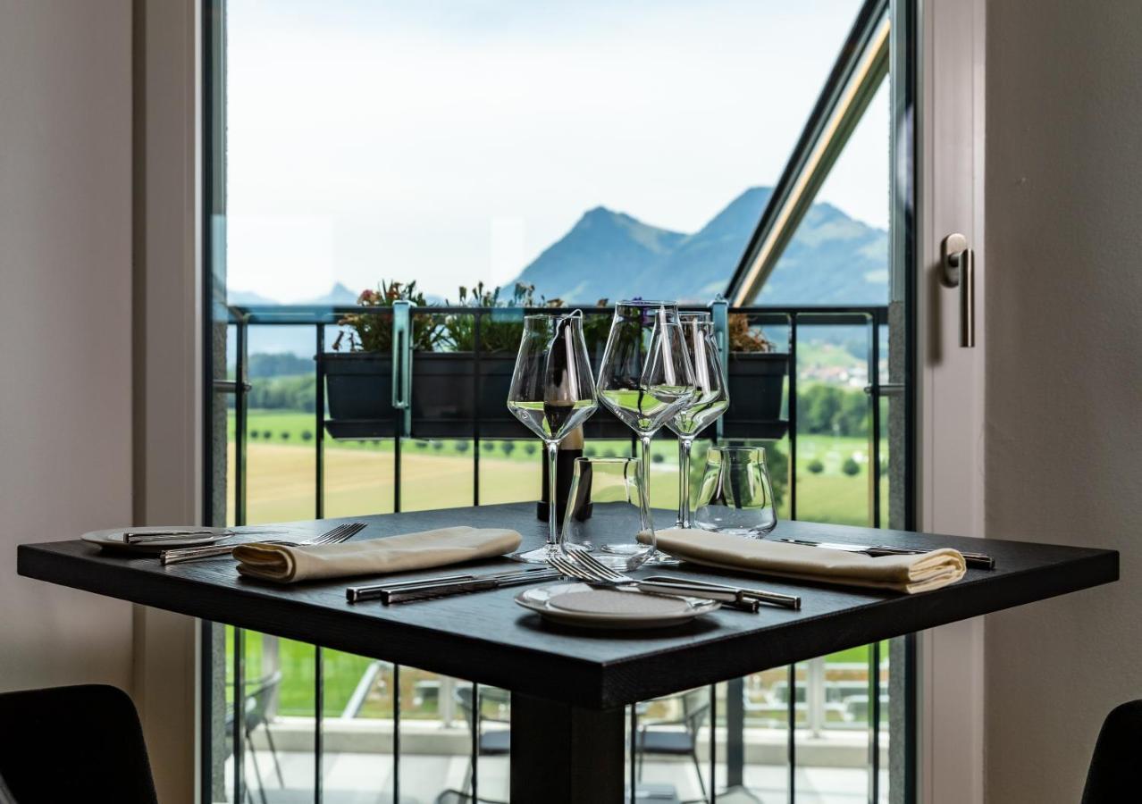 Les Montagnards Hotel Broc Luaran gambar